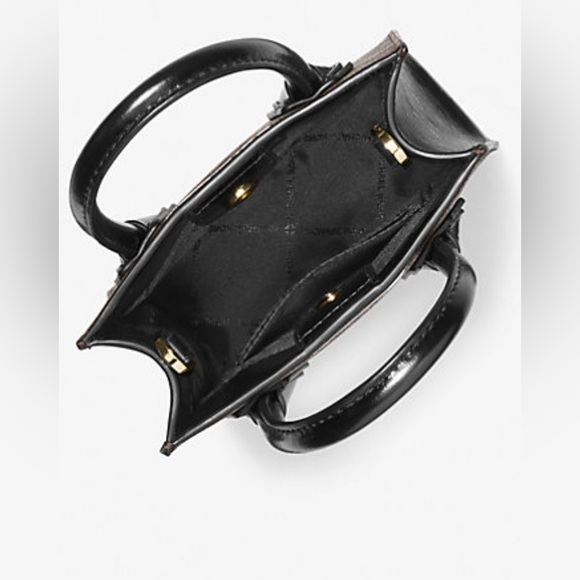 Michael Kors Signature Crossbody -BNWT - Picture 2 of 3